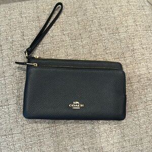 Coach Double Zip Wallet with strap NWOT DISCOUNTED SHIPPING